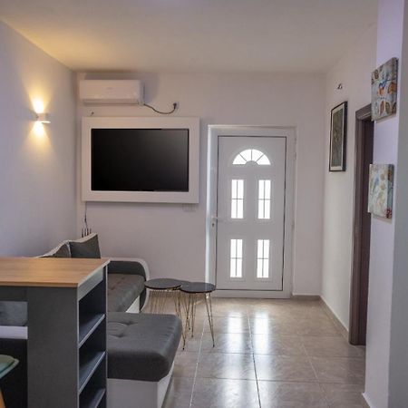 Montebello Inn Apartments 울친 외부 사진