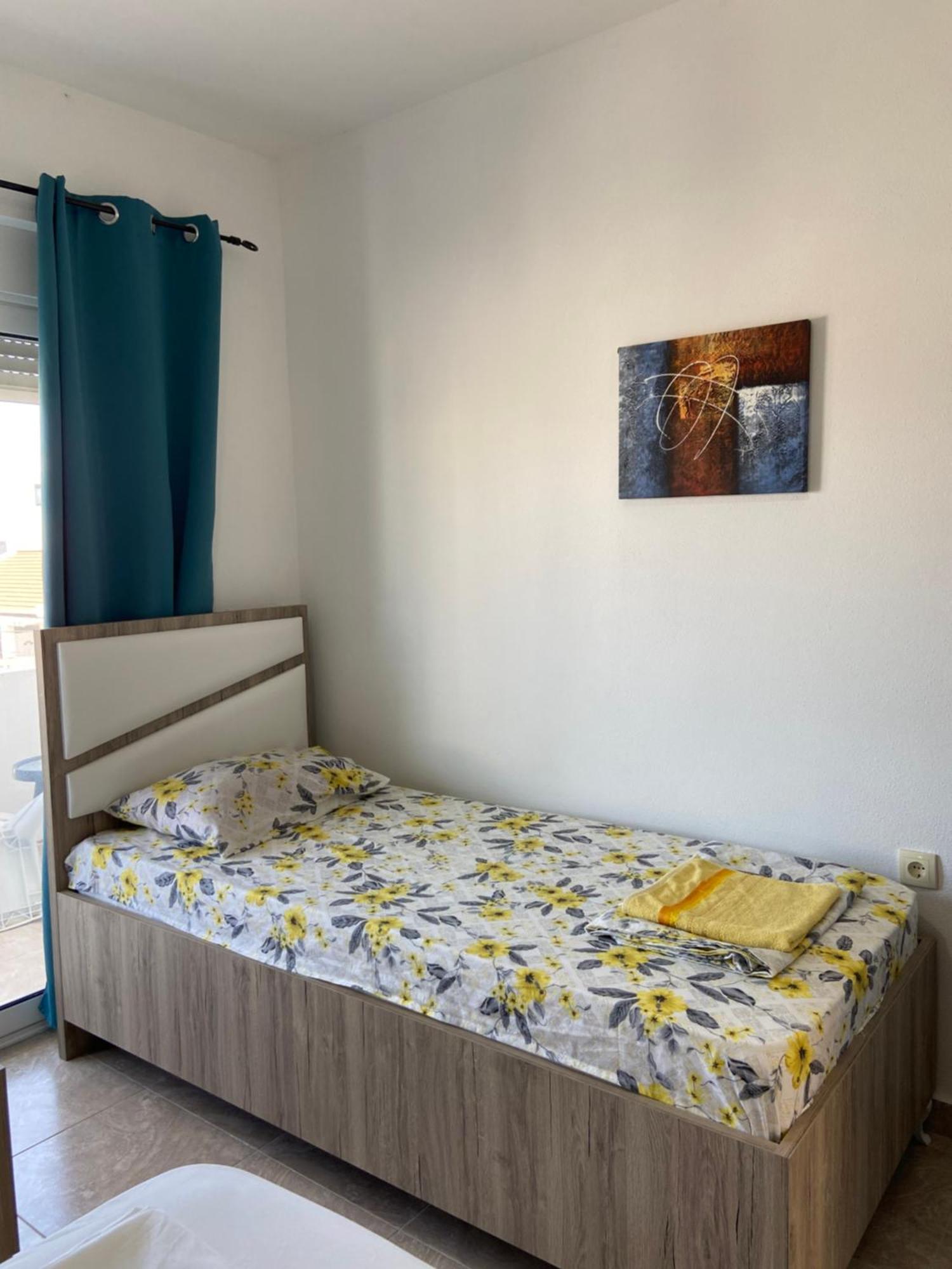 Montebello Inn Apartments 울친 외부 사진
