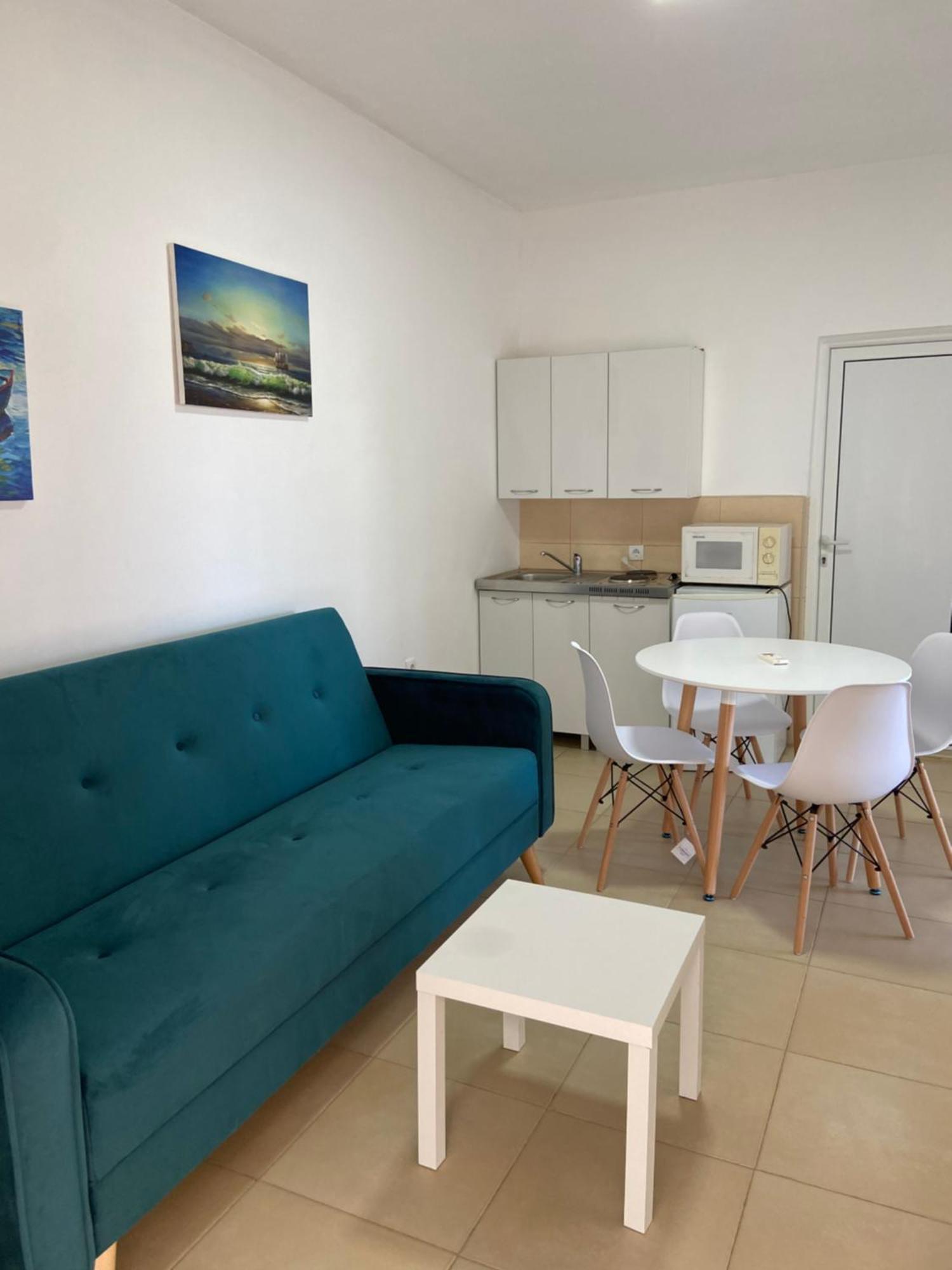 Montebello Inn Apartments 울친 외부 사진