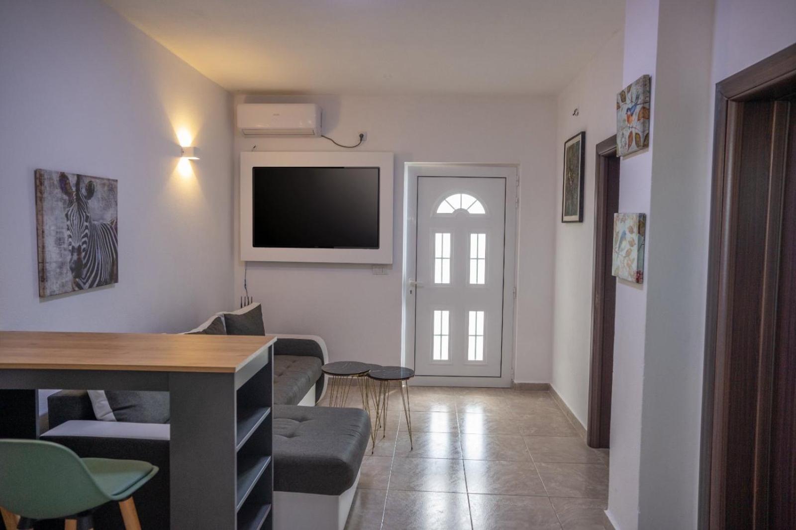 Montebello Inn Apartments 울친 외부 사진