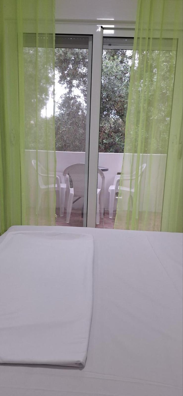 Montebello Inn Apartments 울친 외부 사진