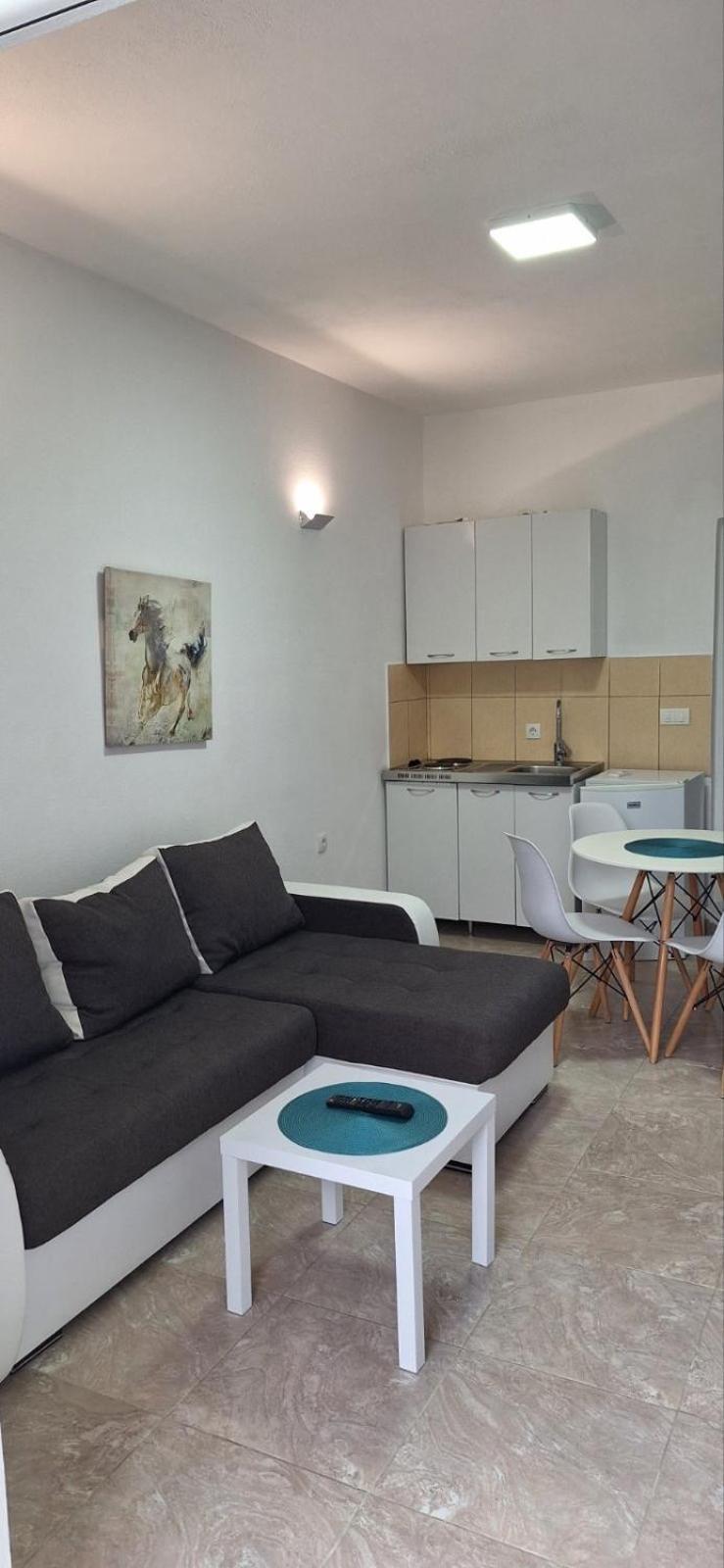 Montebello Inn Apartments 울친 외부 사진